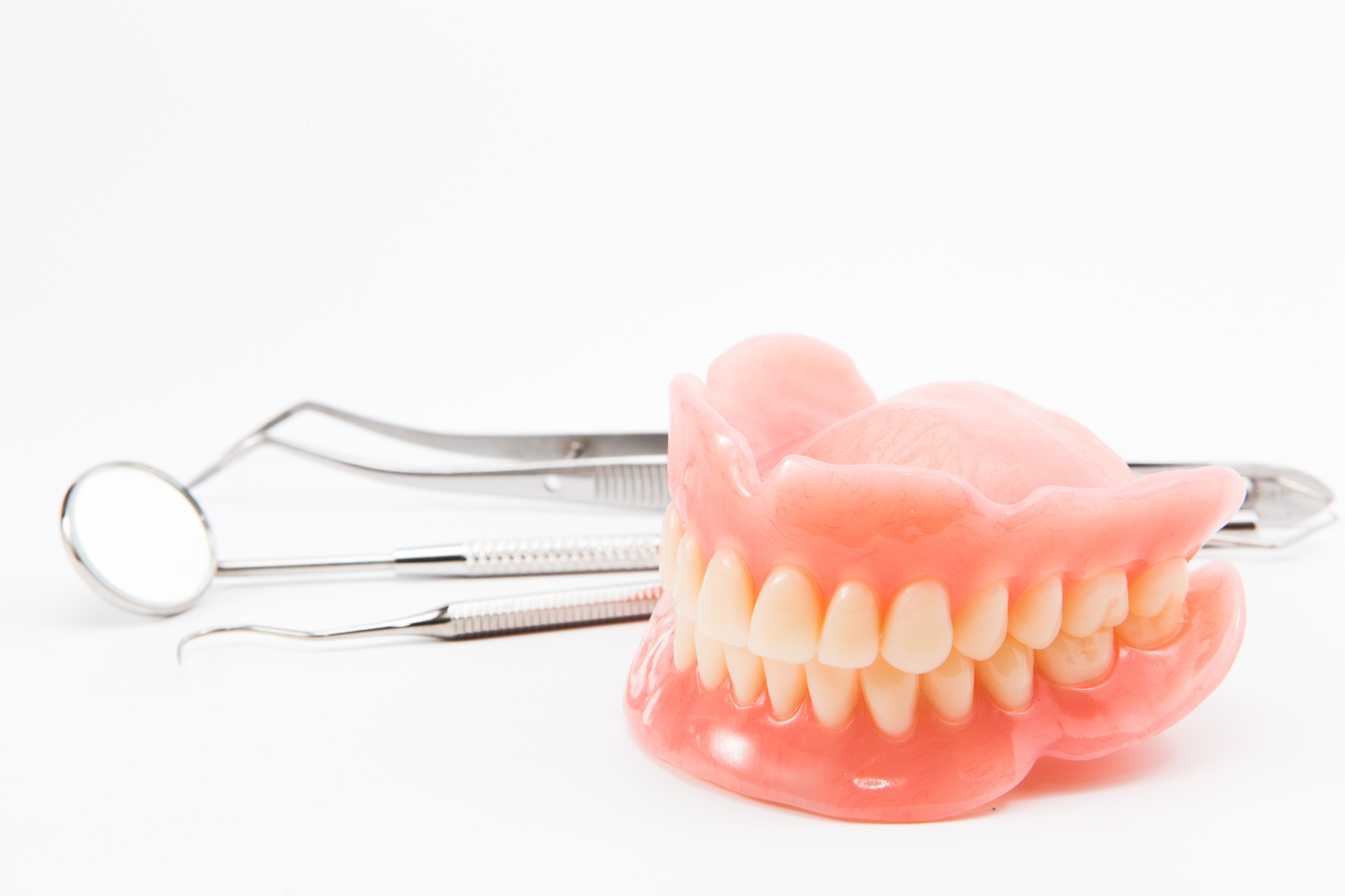 Техника протезиста. Полносъемные протезы ортопедическая стоматология. Протезы в ортопедической стоматологии.